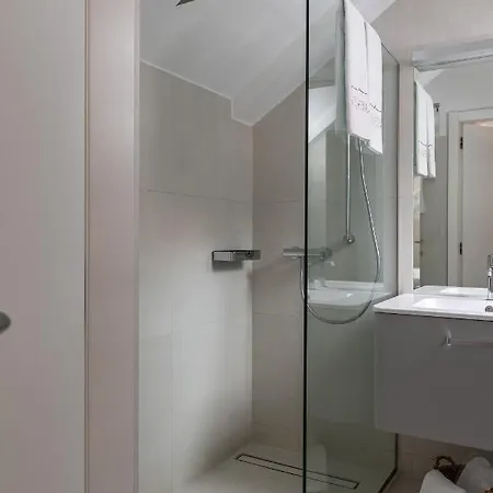 Guest house And Lejletul 4*